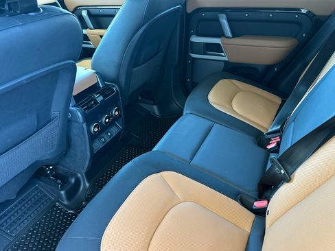 Used 2024 Land Rover Defender 110 X-Dynamic SE AWD/4WD image 14