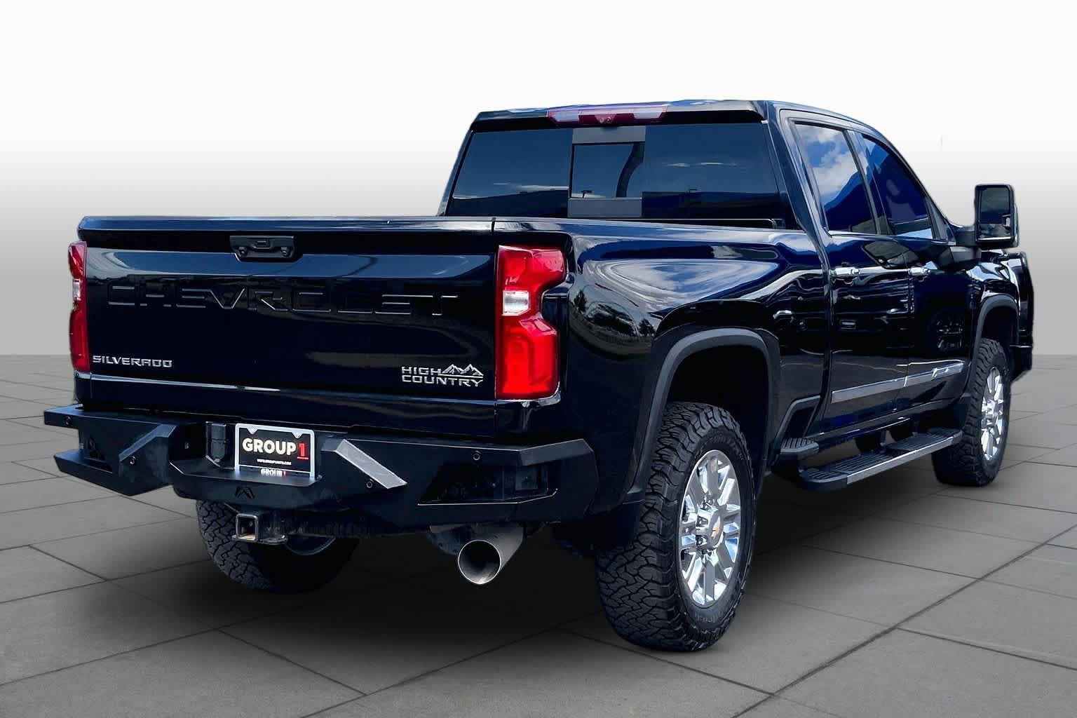Used 2024 Chevrolet Silverado 2500 High Country w/ Technology Package AWD/4WD image 13
