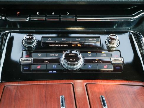 Used 2024 Lincoln Navigator Reserve AWD/4WD image 15