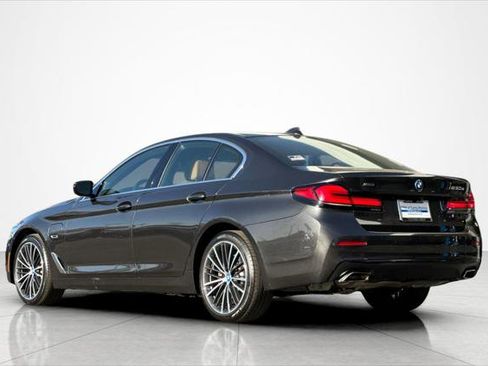 Used 2023 BMW 530e xDrive w/ Convenience Package image 3