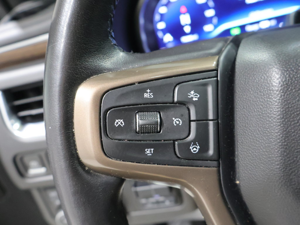 Used 2023 Chevrolet Suburban High Country w/ Advanced Technology Package AWD/4WD image 33