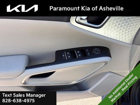 New 2025 Kia Soul LX image 22