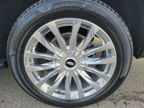 Used 2022 Cadillac Escalade Premium Luxury image 25