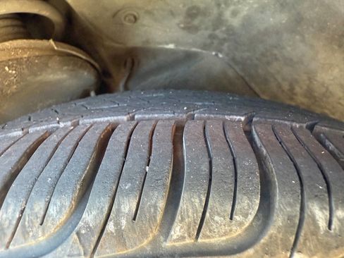 Used 2001 Toyota Avalon XLS image 12