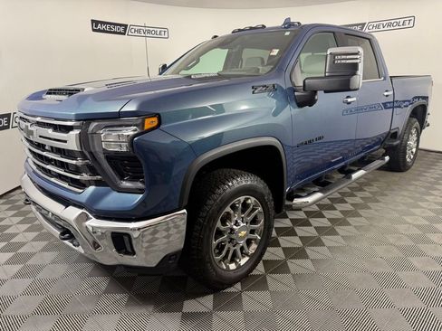 Used 2026 Chevrolet Silverado 2500 LTZ w/ LTZ Premium Package AWD/4WD image 2