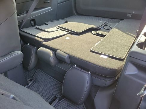 Used 2024 MAZDA CX-90 3.3 Turbo w/ Preferred Package image 17