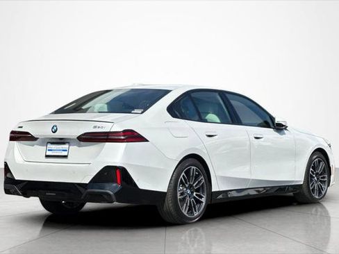 New 2026 BMW 530i xDrive T w/ M Sport Package image 5