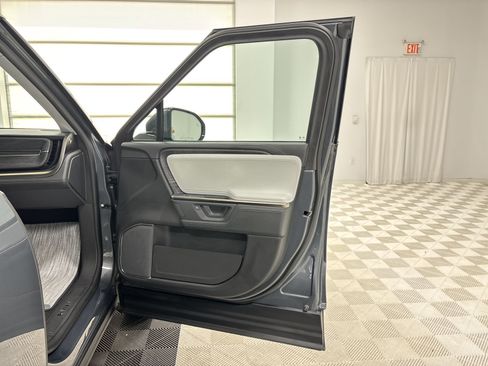 Used 2025 Rivian R1S Adventure Dual AWD/4WD image 18