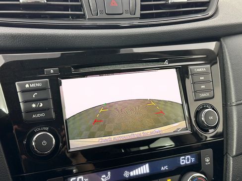 Used 2020 Nissan Rogue SV AWD/4WD image 39