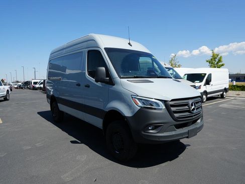 New 2025 Mercedes-Benz Sprinter 2500 image 2
