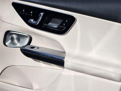 New 2026 Mercedes-Benz GLC 300 4MATIC image 17