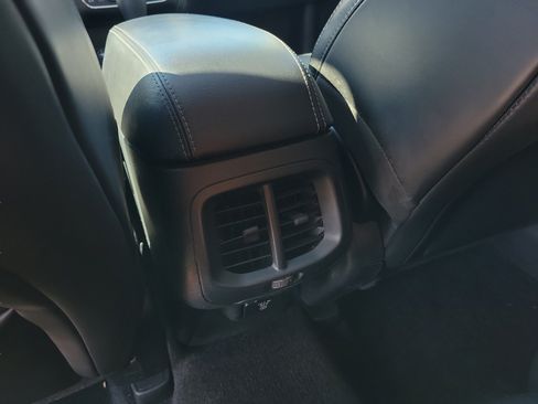 Used 2016 Jeep Cherokee Limited AWD/4WD image 24