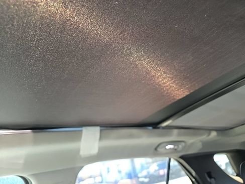 Used 2018 Chevrolet Equinox Premier FWD image 19