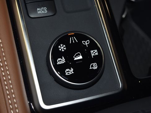 New 2026 Nissan Pathfinder Platinum w/ Cargo Package image 15