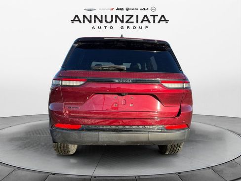 New 2025 Jeep Grand Cherokee Altitude image 4