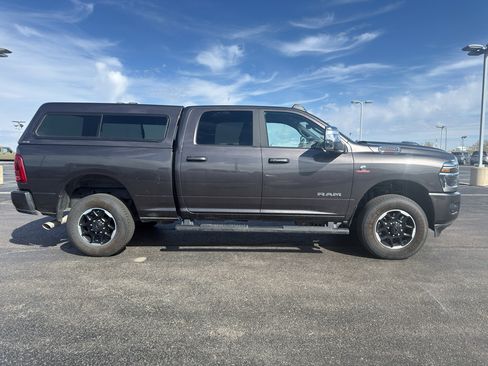 Used 2025 RAM 2500 Laramie AWD/4WD image 4