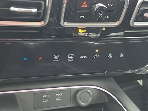 New 2026 Nissan Sentra SR FWD image 23