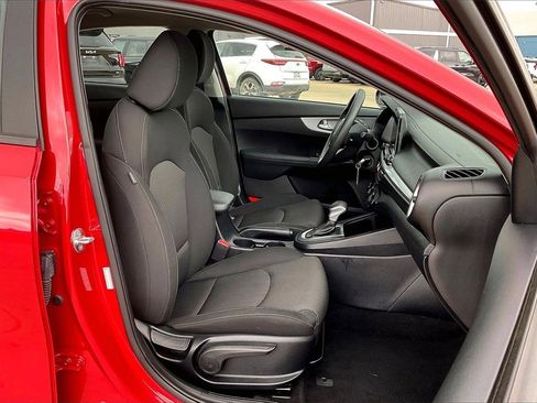 Certified 2024 Kia Forte LXS image 7