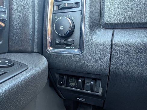 Used 2011 RAM 3500 Laramie w/ Cold Weather Group AWD/4WD image 15