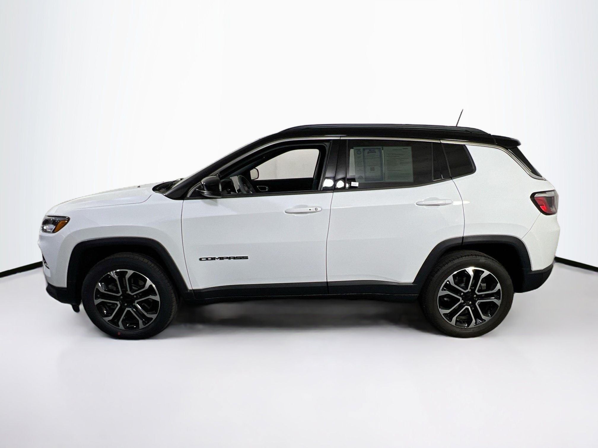 Used 2024 Jeep Compass Limited AWD/4WD image 8