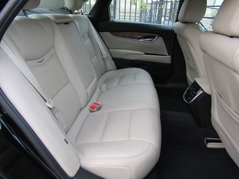 Used 2019 Cadillac XTS Luxury image 12