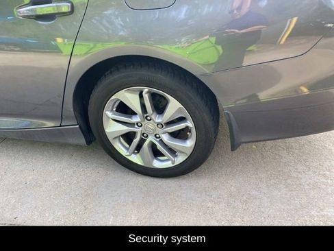 Used 2018 Honda Accord LX image 11
