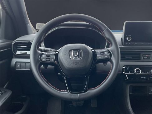 Certified 2023 Honda Pilot Sport image 12