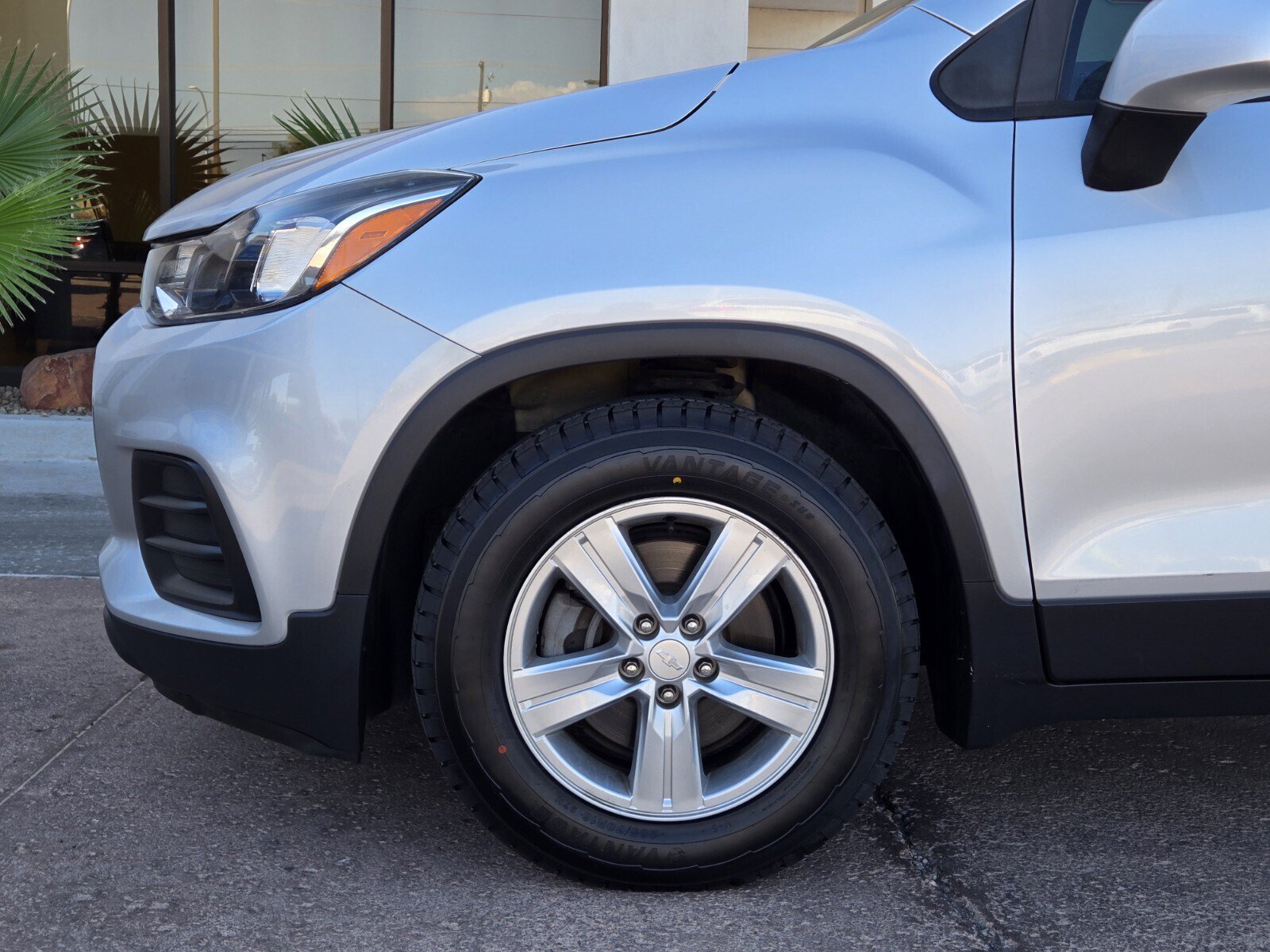 Used 2020 Chevrolet Trax LS FWD image 6