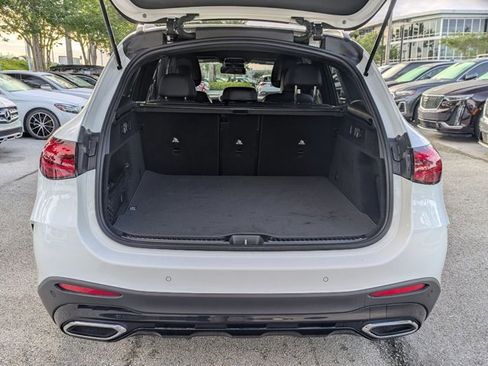 Used 2025 Mercedes-Benz GLC 300 4MATIC image 6
