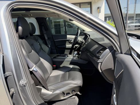 Used 2020 Volvo XC90 T6 Momentum w/ Protection Package Premier AWD/4WD image 23