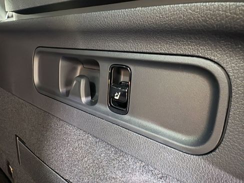 Certified 2025 Mercedes-Benz GLC 350e GLC 350e w/ AMG Line image 34