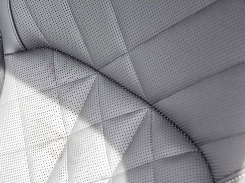 Used 2025 BMW X7 xDrive40i w/ M Sport Package image 24