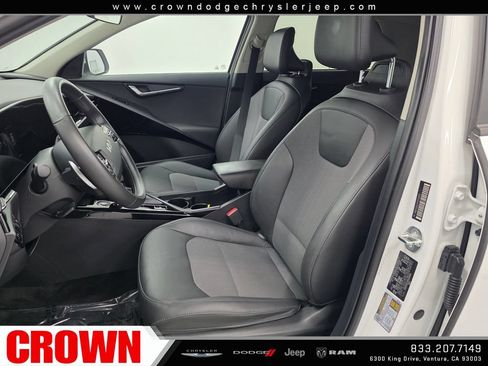 Used 2023 Kia Niro EX FWD image 20