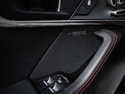 Used 2018 Jaguar F-TYPE R AWD/4WD image 21