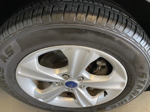 Used 2016 Ford Escape SE w/ SE Leather Comfort Package image 8