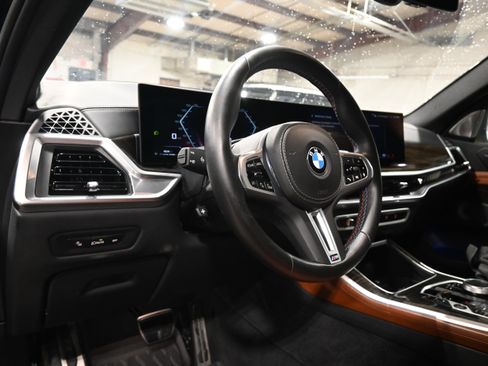 Used 2024 BMW X5 M60i AWD/4WD image 13