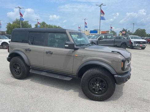 Used 2025 Ford Bronco Badlands AWD/4WD image 2