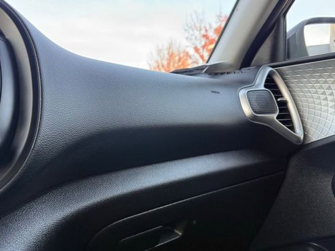 Used 2024 Kia Soul LX w/ LX Technology Package image 21