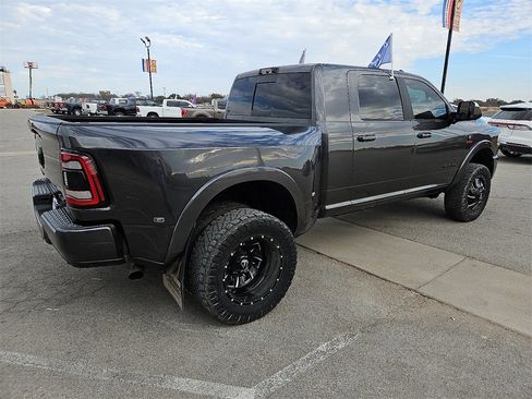 Used 2022 RAM 3500 Laramie w/ Night Edition image 8