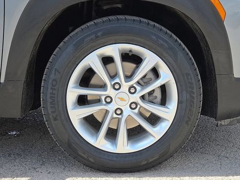 Used 2024 Chevrolet TrailBlazer LS w/ LS Convenience Package FWD image 8