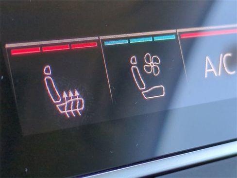 Used 2023 Audi Q7 Premium Plus image 24