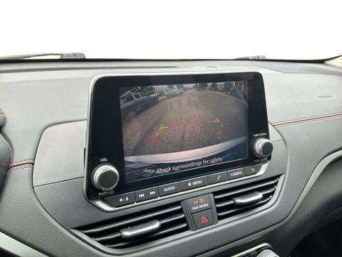 Used 2022 Nissan Altima 2.5 SR FWD image 13
