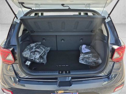 Certified 2026 Hyundai Venue SEL FWD image 6