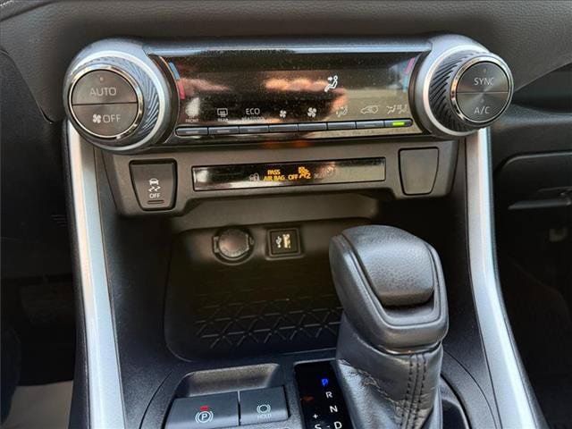 Used 2024 Toyota RAV4 LE AWD/4WD image 14