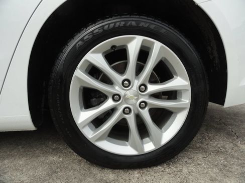 Used 2018 Chevrolet Malibu LT FWD image 24