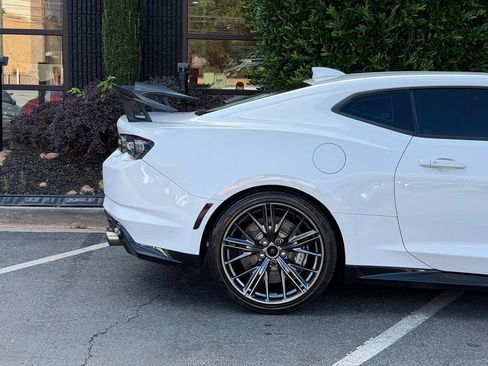Used 2019 Chevrolet Camaro ZL1 RWD image 22