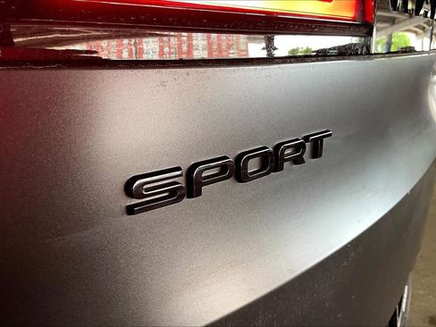 Used 2025 Land Rover Range Rover Sport Dynamic SE image 9