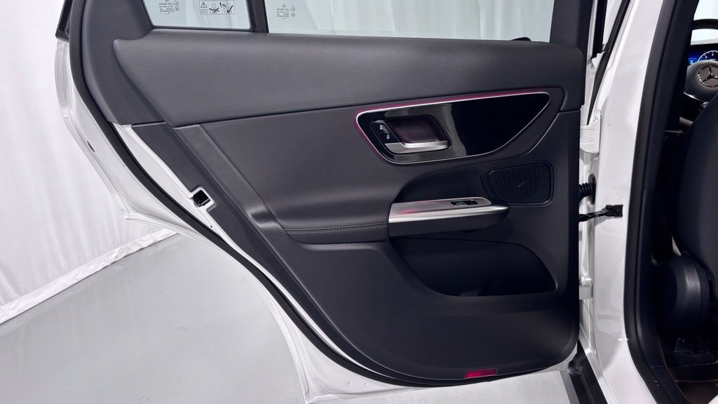 Certified 2025 Mercedes-Benz GLC 300 4MATIC image 23