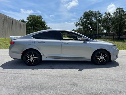 Used 2015 Chrysler 200 Limited w/ Convenience Group FWD image 6