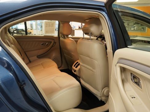 Used 2018 Ford Taurus SEL image 18